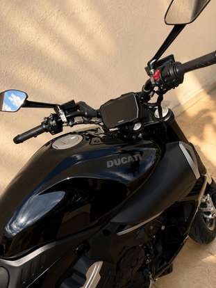 DUCATI-DIAVEL V4-2025