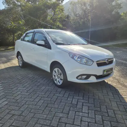FIAT GRAND SIENA 1.4 MPI ATTRACTIVE 8V FLEX 4P MANUAL FIAT GRAND SIENA 1.4 MPI ATTRACTIVE 8V FLEX 4P MANUAL