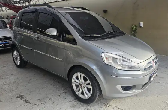 FIAT IDEA 1.6 MPI ESSENCE 16V FLEX 4P MANUAL FIAT IDEA 1.6 MPI ESSENCE 16V FLEX 4P MANUAL