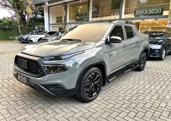 FIAT TORO 2.0 16V TURBO DIESEL ULTRA 4WD AT9 FIAT TORO 2.0 16V TURBO DIESEL ULTRA 4WD AT9