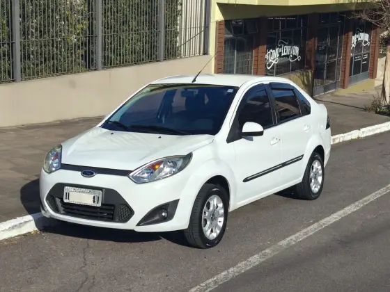 FORD FIESTA 1.6 MPI SEDAN 8V FLEX 4P MANUAL FORD FIESTA 1.6 MPI SEDAN 8V FLEX 4P MANUAL