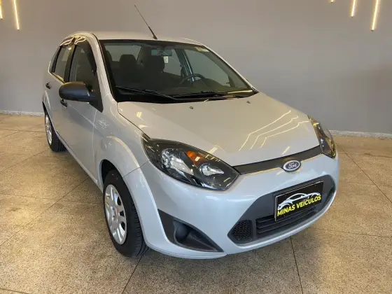 FORD FIESTA 1.6 ROCAM SEDAN 8V FLEX 4P MANUAL FORD FIESTA 1.6 ROCAM SEDAN 8V FLEX 4P MANUAL