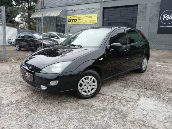 FORD FOCUS 1.8 16V GASOLINA 4P MANUAL