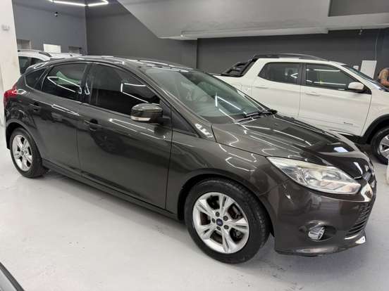 FORD-FOCUS-1.6 SE HATCH 16V FLEX 4P POWERSHIFT FORD-FOCUS-2014