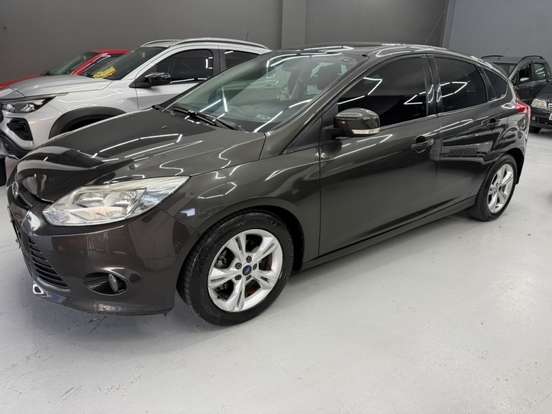 FORD-FOCUS-1.6 SE HATCH 16V FLEX 4P POWERSHIFT FORD-FOCUS-2014