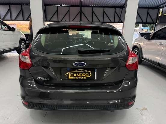 FORD-FOCUS-1.6 SE HATCH 16V FLEX 4P POWERSHIFT FORD-FOCUS-2014