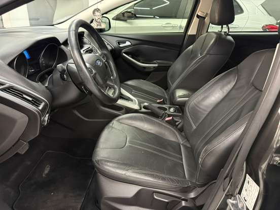 FORD-FOCUS-1.6 SE HATCH 16V FLEX 4P POWERSHIFT FORD-FOCUS-2014