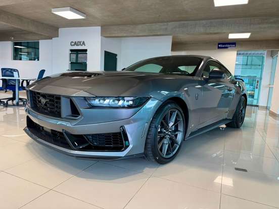 FORD-MUSTANG-2025