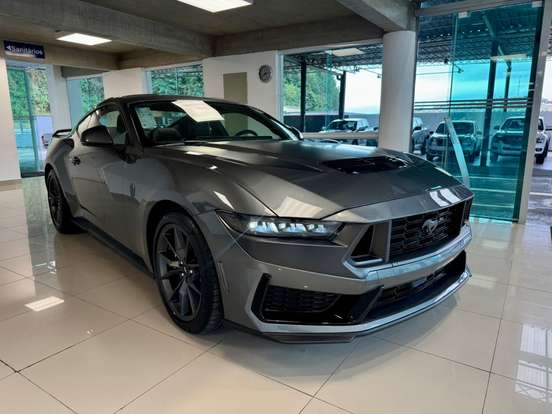 FORD-MUSTANG-2025