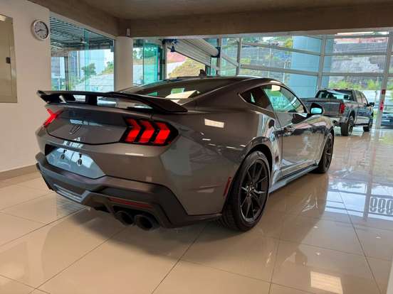 FORD-MUSTANG-2025