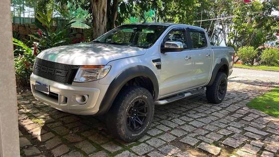 FORD RANGER 3.2 XLT 4X4 CD 20V DIESEL 4P AUTOMÁTICO