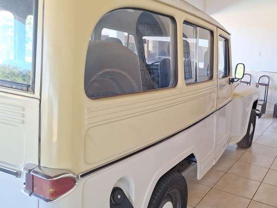 FORD-RURAL-3.0 LUXO 4X2 6 CILINDROS 12V GASOLINA 2P MANUAL FORD-RURAL-1972