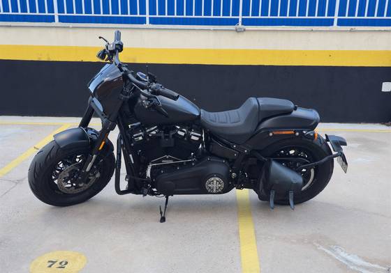 HARLEY-DAVIDSON SOFTAIL FAT BOB 107 