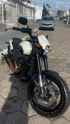 HARLEY-DAVIDSON SOFTAIL FXDR 114 