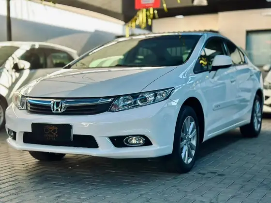 HONDA CIVIC 1.8 LXS 16V FLEX 4P AUTOMÁTICO HONDA CIVIC 1.8 LXS 16V FLEX 4P AUTOMÁTICO