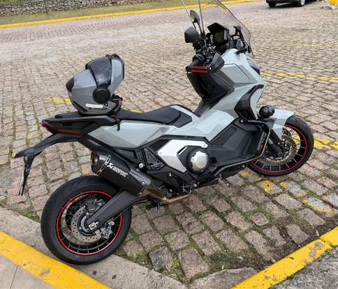 HONDA-X-ADV-2023