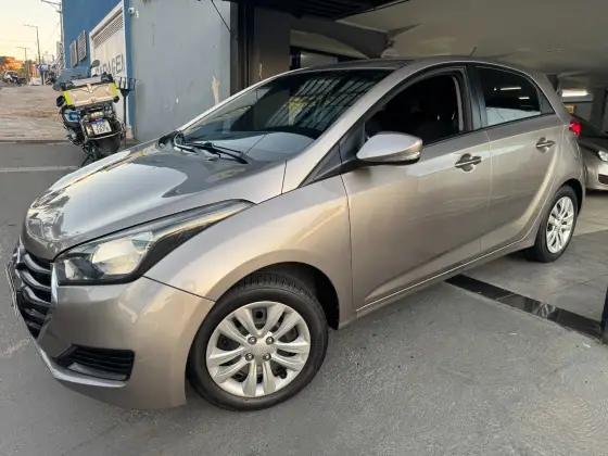HYUNDAI HB20 1.0 COMFORT PLUS 12V FLEX 4P MANUAL HYUNDAI HB20 1.0 COMFORT PLUS 12V FLEX 4P MANUAL