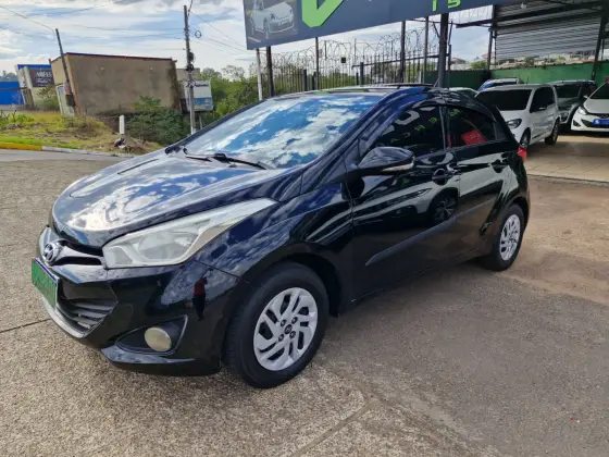 HYUNDAI HB20 1.6 PREMIUM 16V FLEX 4P MANUAL HYUNDAI HB20 1.6 PREMIUM 16V FLEX 4P MANUAL