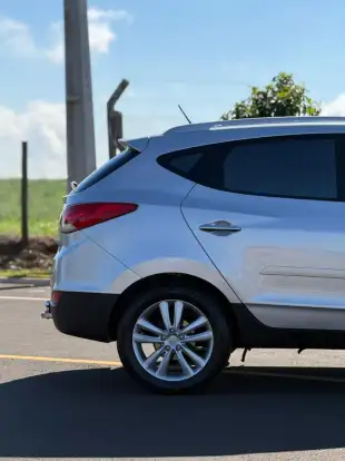 HYUNDAI-IX35-2.0 MPFI GLS 4X2 16V GASOLINA 4P AUTOMÁTICO HYUNDAI-IX35-2011