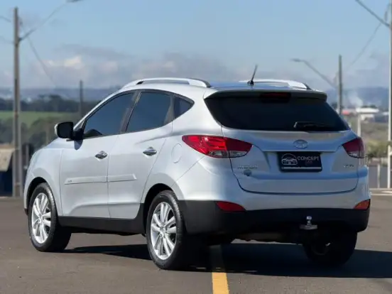 HYUNDAI-IX35-2.0 MPFI GLS 4X2 16V GASOLINA 4P AUTOMÁTICO HYUNDAI-IX35-2011