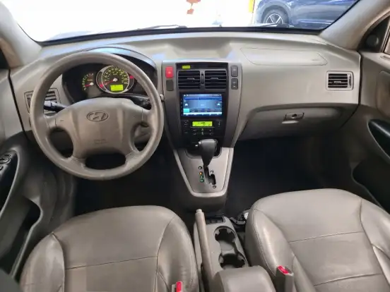 HYUNDAI-TUCSON-2012