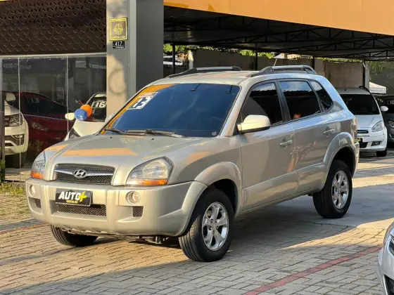 HYUNDAI TUCSON 2.0 MPFI GLS 16V 143CV 2WD FLEX 4P AUTOMÁTICO HYUNDAI TUCSON 2.0 MPFI GLS 16V 143CV 2WD FLEX 4P AUTOMÁTICO