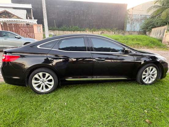 HYUNDAI-AZERA-3.0 MPFI GLS V6 24V GASOLINA 4P AUTOMÁTICO HYUNDAI-AZERA-2013