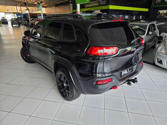 JEEP-CHEROKEE-3.2 LIMITED 4X4 V6 24V GASOLINA 4P AUTOMÁTICO JEEP-CHEROKEE-2015