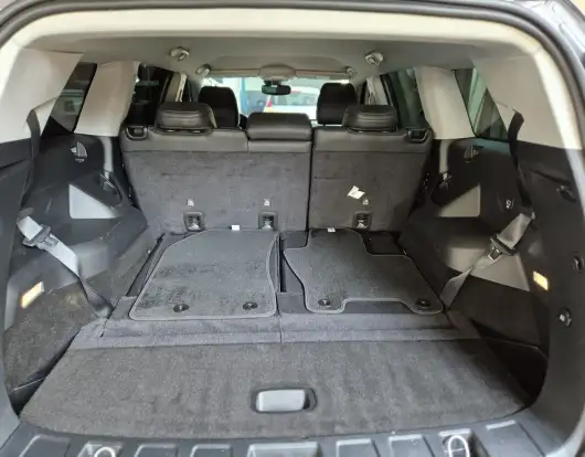 JEEP-COMMANDER-2025
