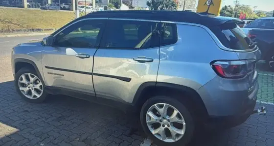 JEEP COMPASS 2.0 16V DIESEL LONGITUDE 4X4 AUTOMÁTICO JEEP COMPASS 2.0 16V DIESEL LONGITUDE 4X4 AUTOMÁTICO