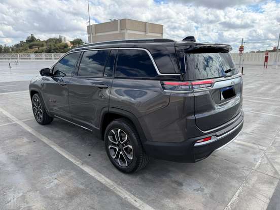 JEEP-COMMANDER-2025