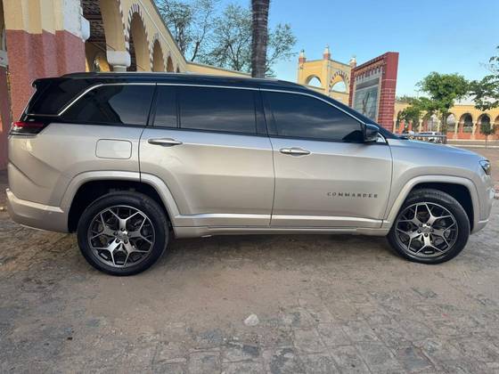 JEEP COMMANDER 2.0 TD380 TURBO DIESEL OVERLAND AT9