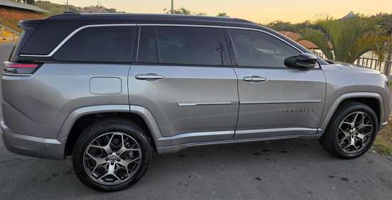 JEEP-COMMANDER-2022