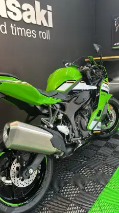 KAWASAKI-NINJA ZX-4RR KAWASAKI-NINJA ZX-4RR-2025