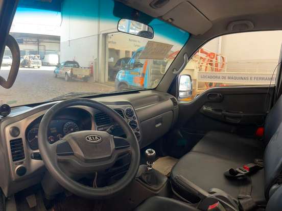 KIA-BONGO-2.5 K-2500 4X2 CS TURBO DIESEL 2P MANUAL KIA-BONGO-2013