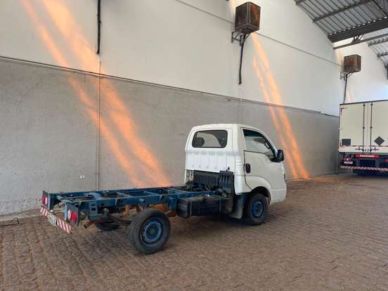 KIA-BONGO-2.5 K-2500 4X2 CS TURBO DIESEL 2P MANUAL KIA-BONGO-2013