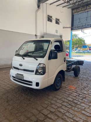 KIA-BONGO-2013