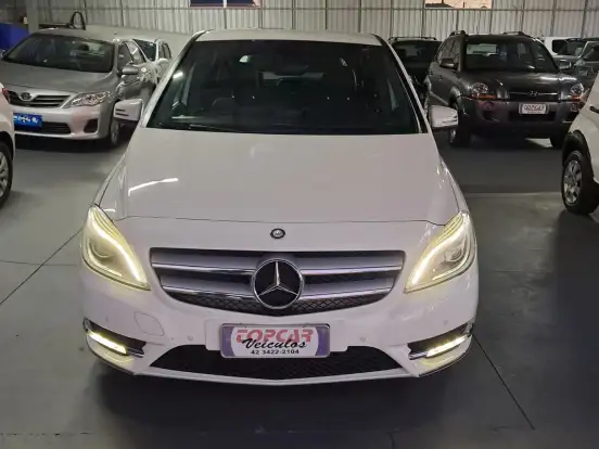 MERCEDES-BENZ-B 200-1.6 SPORT TURBO GASOLINA 4P AUTOMÁTICO MERCEDES-BENZ-B 200-2014