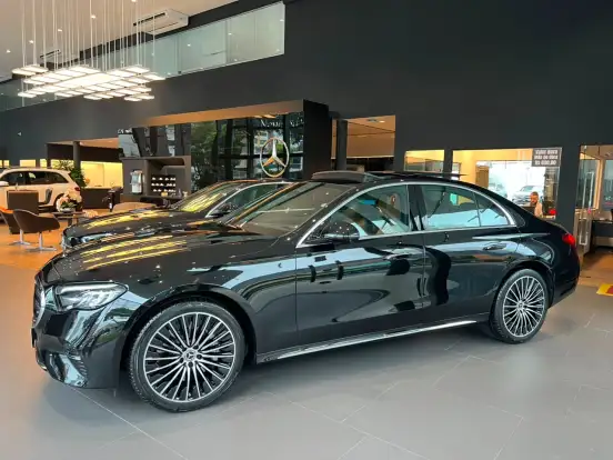 MERCEDES-BENZ-E 300-2026