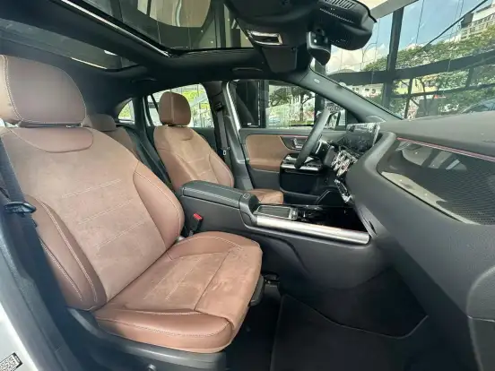 MERCEDES-BENZ-GLA 200-2026