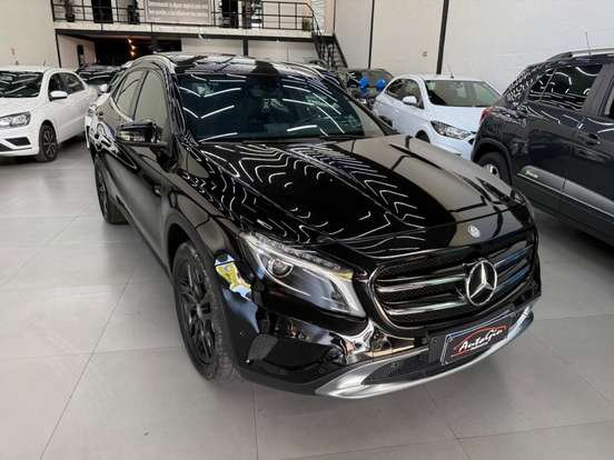 MERCEDES-BENZ-GLA 200-2015