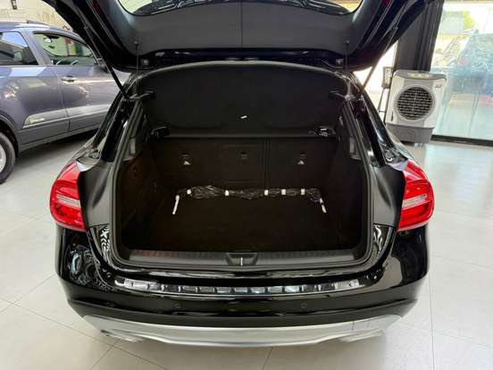MERCEDES-BENZ-GLA 200-2015
