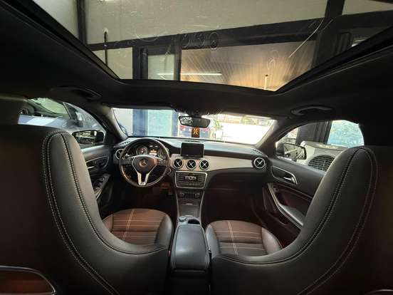 MERCEDES-BENZ-GLA 200-2015