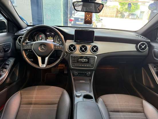 MERCEDES-BENZ-GLA 200-2015