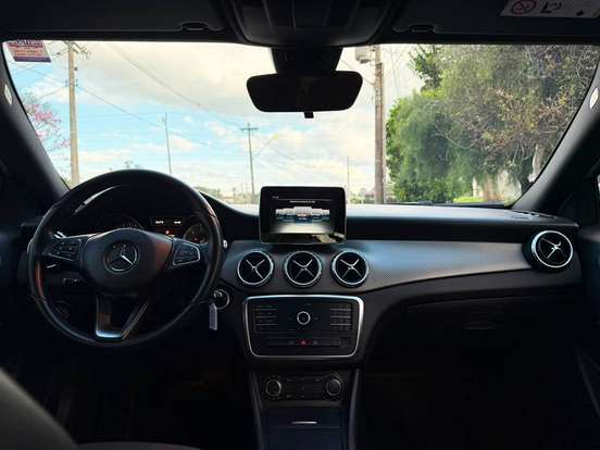 MERCEDES-BENZ-GLA 200-2016