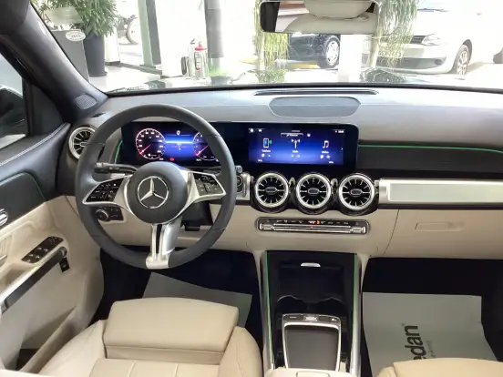 MERCEDES-BENZ-GLB 220-2.0 MHEV PROGRESSIVE 4MATIC 8G-DCT MERCEDES-BENZ-GLB 220-2026