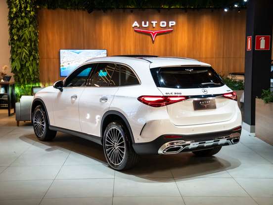 MERCEDES-BENZ-GLC 300-2025