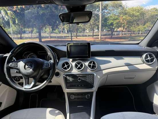 MERCEDES-BENZ-CLA 200-1.6 VISION 16V GASOLINA 4P AUTOMÁTICO MERCEDES-BENZ-CLA 200-2015