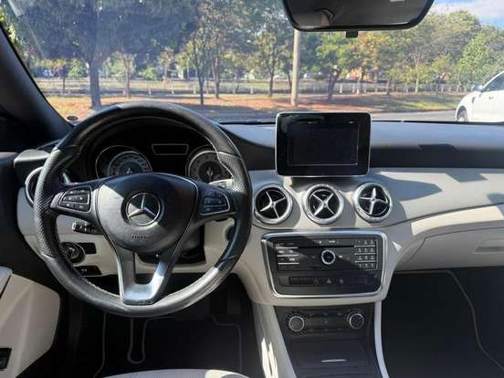 MERCEDES-BENZ-CLA 200-2015
