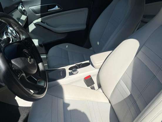 MERCEDES-BENZ-CLA 200-2015